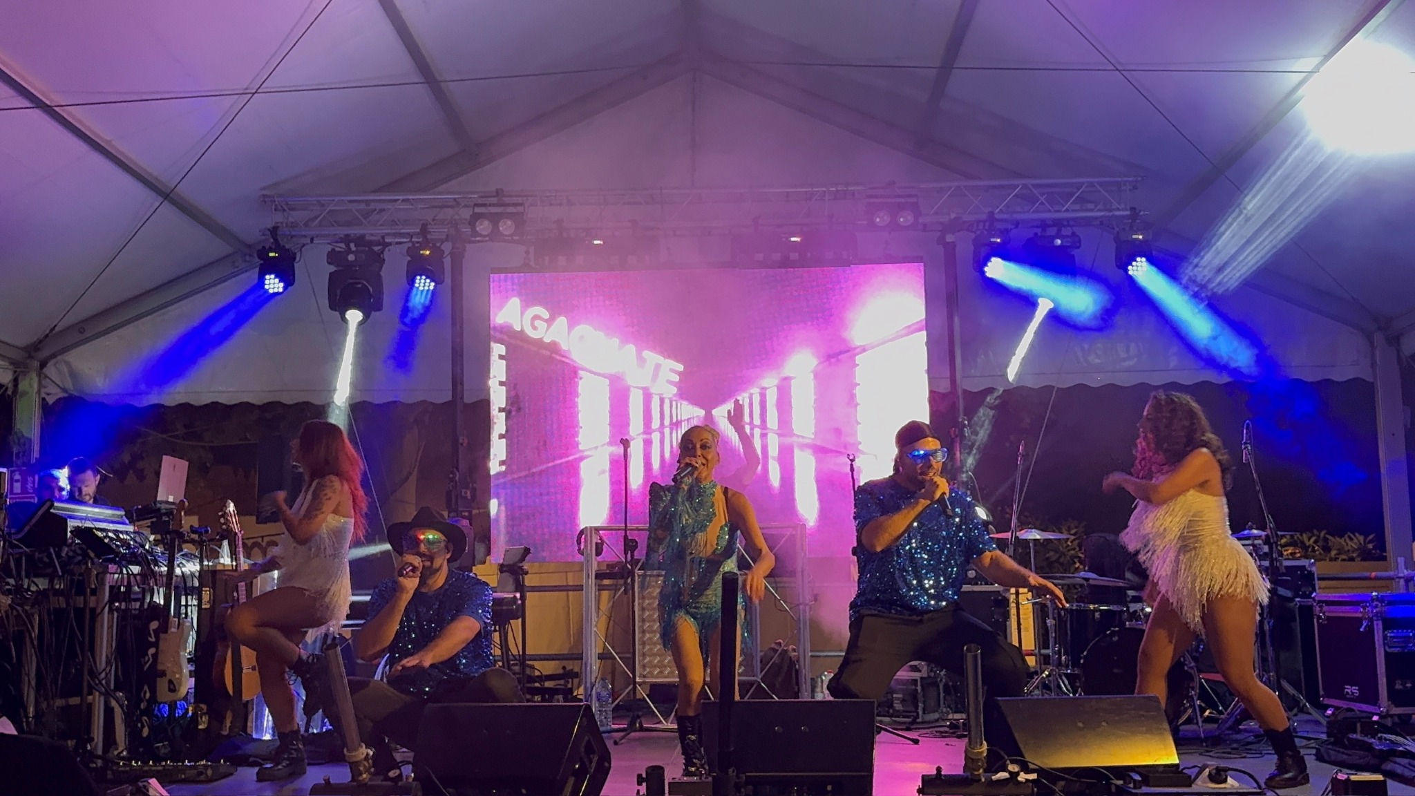 Orquesta D'Vertigo en escenario
